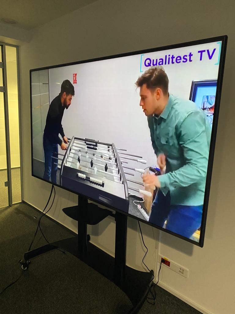 QualityAIGroup's tweet photo. #Qualitesters in Romania spent quality time with their colleagues enjoying an Oscar Movie Night at the office!
#LifeAtQualitest #HappyFaces #FunTime #Memories https://t.co/FMSJ3XPkq2