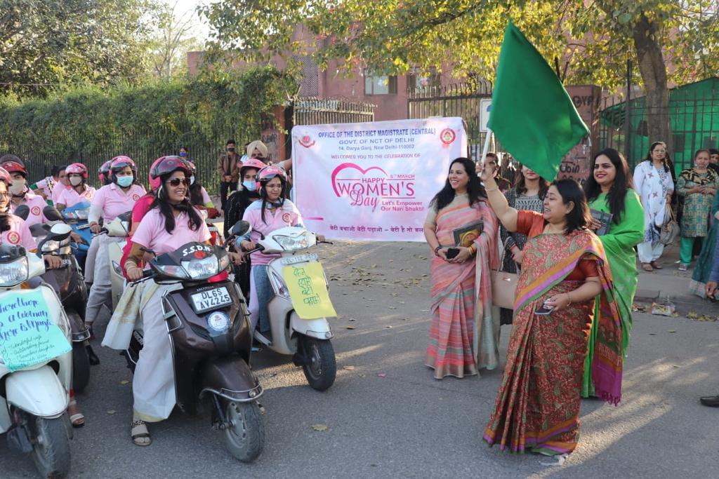 DMCentralDelhi's tweet photo. On international women's Day District Administration Central organised Women Empowerment Bike Rally from Zakir Hussain Collage to DM office,
Chief guest Smt. @ManishaSaxena10 IAS, Principal secretary Health GNCTD flagged off the rally which was concluded at DM Office.

#akam https://t.co/12tesRWQLT