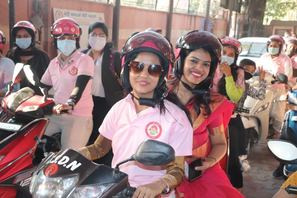 DMCentralDelhi's tweet photo. On international women's Day District Administration Central organised Women Empowerment Bike Rally from Zakir Hussain Collage to DM office,
Chief guest Smt. @ManishaSaxena10 IAS, Principal secretary Health GNCTD flagged off the rally which was concluded at DM Office.

#akam https://t.co/12tesRWQLT