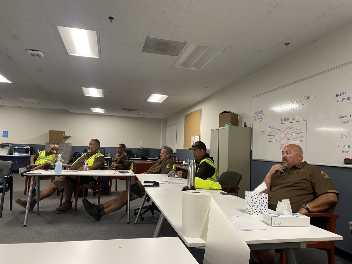 UPSCERCAsafety's tweet photo. Congratulations to the 5 new Members that joined our  Feeder Family :) It was a great Team effort to inform them on what is to come in their next Chapter at UPS @jcingenuik @ArturoM82410239 @UPSJPipkin @IsaacRamirezso1 #DDST https://t.co/klYovH8MSM