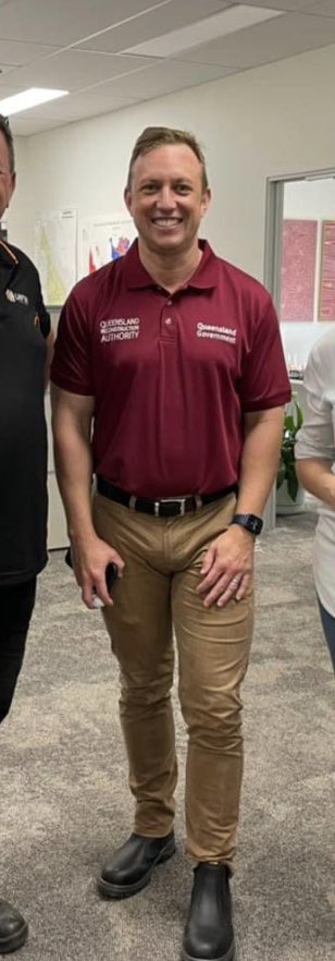 Schehera (@_scheherezade_) on Twitter photo Is there an appreciation page for <a href="/StevenJMiles/">Steven Miles</a> and his big guns and tight pants? Asking for a friend. #stevenmiles <a href="/QLDLabor/">Queensland Labor</a> Is there an appreciation page for <a href="/StevenJMiles/">Steven Miles</a> and his big guns and tight pants? Asking for a friend. #stevenmiles <a href="/QLDLabor/">Queensland Labor</a>