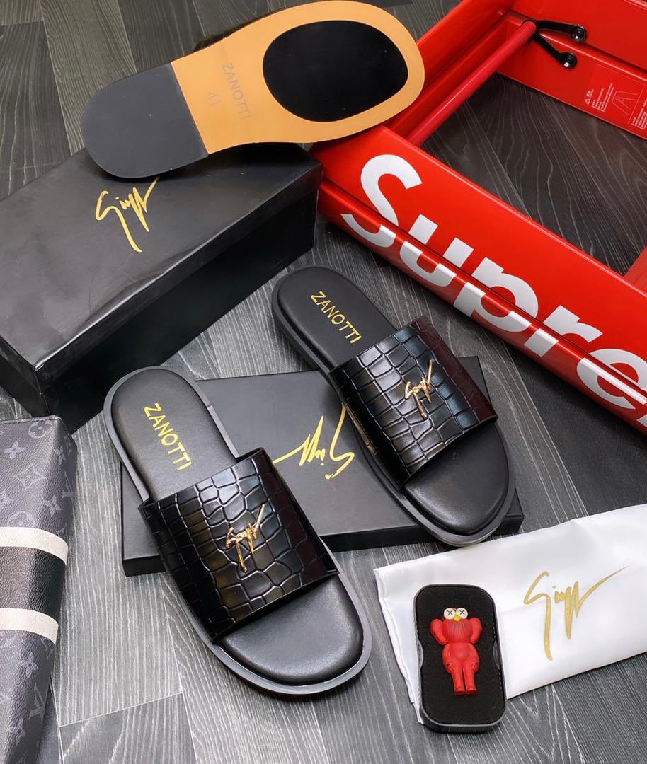 Tinikon's tweet image. GIUSEPPE ZANOTTI LEATHER SLIPPERS 

SIZE:40-46

PRICE: N23,000

Send a DM to order 

Please retweet