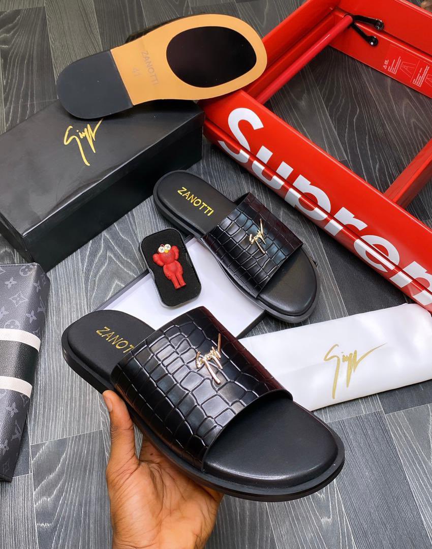 Tinikon's tweet image. GIUSEPPE ZANOTTI LEATHER SLIPPERS 

SIZE:40-46

PRICE: N23,000

Send a DM to order 

Please retweet