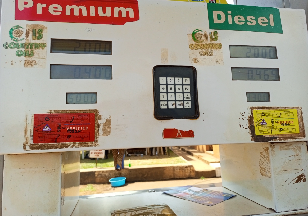 UNBSug's tweet photo. #DoNotBeCheated
When buying fuel at a filling station, ensure that there is a “break” between the preceding delivery and the next one and the pump sales indicators are set back to zero. Keep an eye on sales indicator up to indication of desired volume.
#QualityEverywhere https://t.co/n2VakS45a7