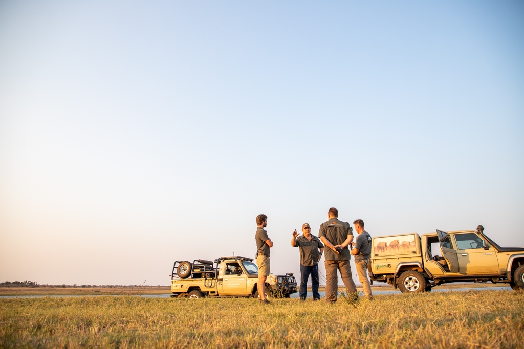 zopemedia's tweet photo. Another shot from when #ZopeMedia director Ian, worked with the team at #SavingTheSurvivors, working to rescue endangered animals who have been targeted by poachers. 

#Rhinos https://t.co/DmhOLSk8WZ