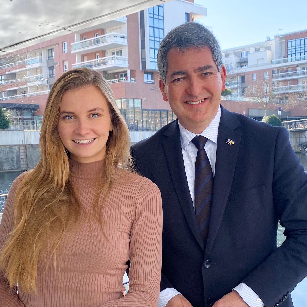 Enfin! Rencontre avec Monsieur le Président de la Région Grand Est <a href="/JeanROTTNER/">Jean ROTTNER</a> , qui soutient LAO depuis ses débuts! Grâce aux financements publics, nous avons pu financer notre premier brevet sur l’utilisation de protéine de chanvre en cosmétique capillaire 🌿