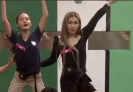 MhedzPL's tweet photo. Thing are never quite as scary when you've got a Bestfriend

GINRAF OUR HAPPINESS https://t.co/U1pMAW3dPA