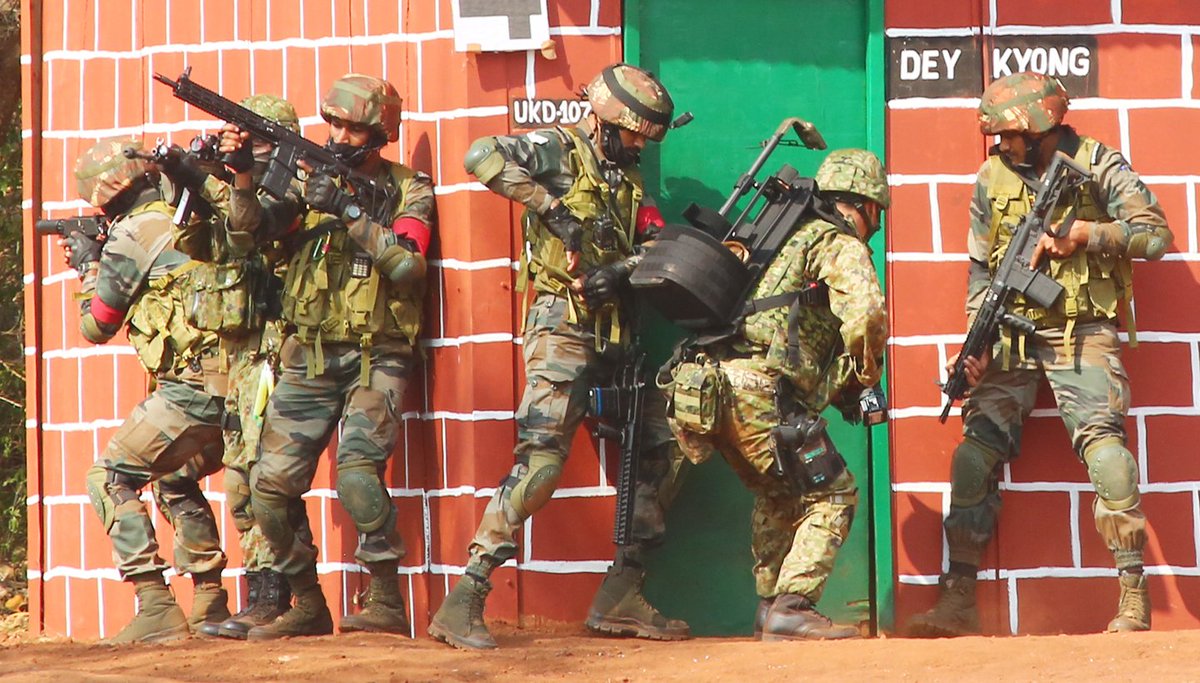 DefenceEra's tweet photo. Validation Exercise-Day 2: A "Counter Insurgency Operation" conducted as part of India-Japan Joint #ExerciseDharmaGuardian 2022 at semi-urban terrain, Belgaum.

#IndianArmy #JapaneseArmy https://t.co/CX8RGjEFo4
