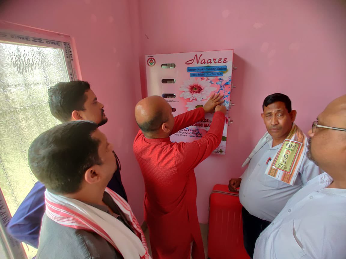 drrajdeeproy's tweet photo. Pleased to allot a sanitary napkin vending machine at BNMP HS School, #Dholai with funds from #MPLAD 19-20.
( Allotment to 16 school/Colleges today at Dholai. More to follow ! )

@PMOIndia 
@dpradhanbjp 
@smritiirani 

@BJP4India 
@BJP4Assam https://t.co/FRyTbr05Kt