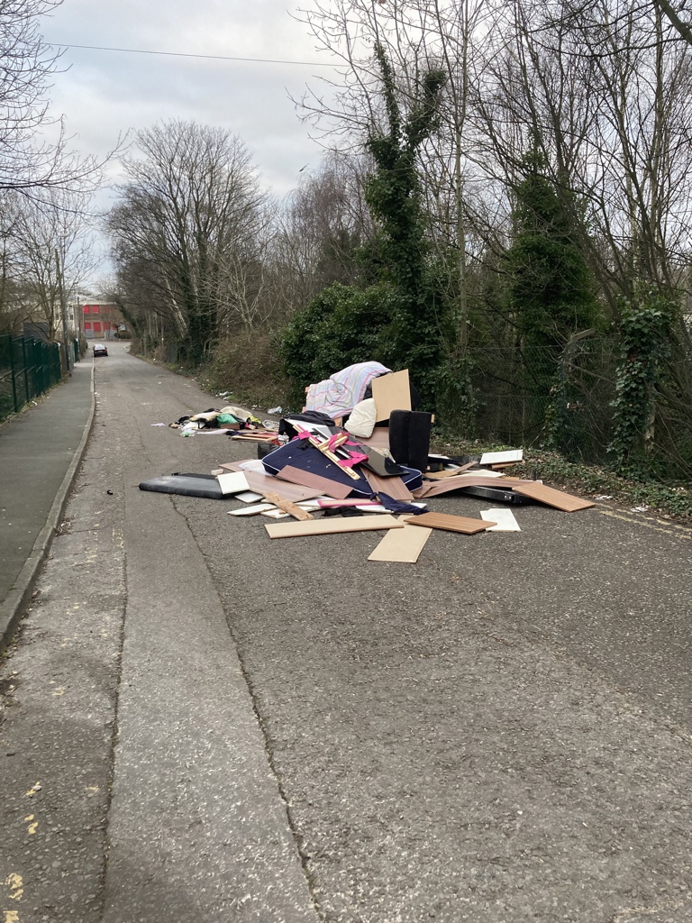 doone128's tweet photo. Good morning @WalsallCouncil @CleanGreenTweet. This is Wallows Lane, Walsall this morning. There’s CCTV on the lamppost in the last pic so hopefully you can catch the scoundrel who is making Walsall even more of a toilet than it is already. https://t.co/3zrRuvwQuE