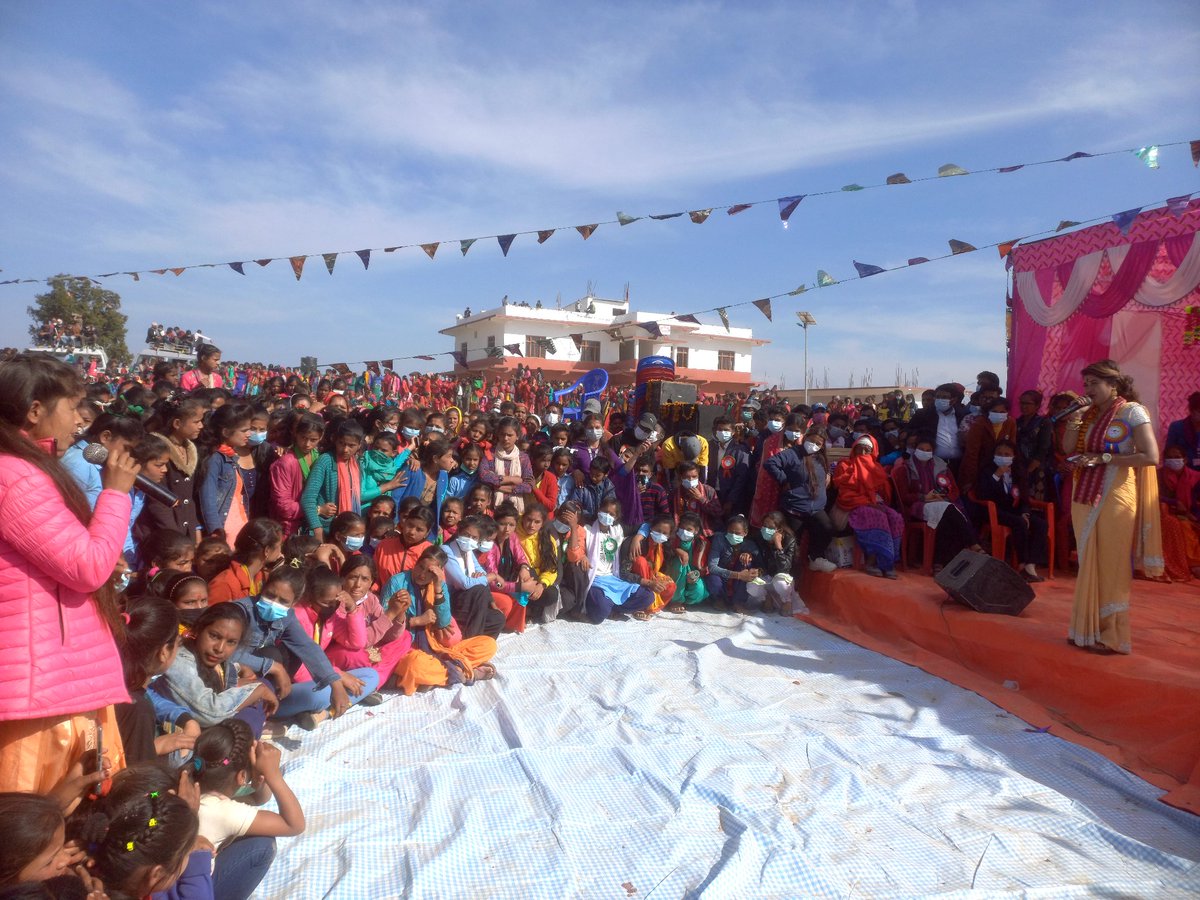 "महिनावारीका कुरा लाजका कुरा" भन्ने कुरा विभिन्न क्षमता विकासका क्रियाकलापहरुमा सहभागिता पश्चात्  किशाेरी, महिलाहरु र पुरुषहरुले समेत सार्वजनिक कार्यक्रमहरुमा खुलेर कुरा गरेकाे देख्दा याे चलन हटे जस्ताे  लाग्याे। @rekhajoshi833
 #DignifiedMenstruation musical campaign2022