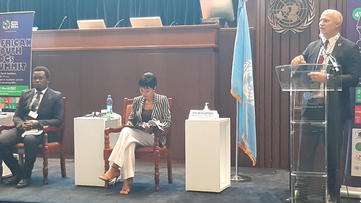 kwasiSELASSIE's tweet photo. @youthsdgssummit 
Day 2 of #AYSDGsSummit currently ongoing. Panel session on the Climate Conversations for #SustainableDevelopment in #Africa 
@youthsdgssummit @UNFPAGHANA @UNFPAEthiopia @PPAGGhana @ECA_OFFICIAL @YagGhana https://t.co/vdaRcu2ywF