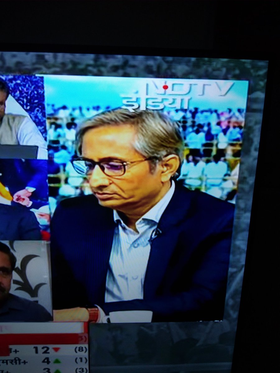 odada_chacha's tweet photo. Watch NDTV today..
#NDTV
#NDTVRIP
#ElectionResults
 Nazar hi upper nai hogi Bhaisahab ki. They are saying BJP winning... Wah kya sceen hai. 😂😂 https://t.co/N8D6bhAoTk