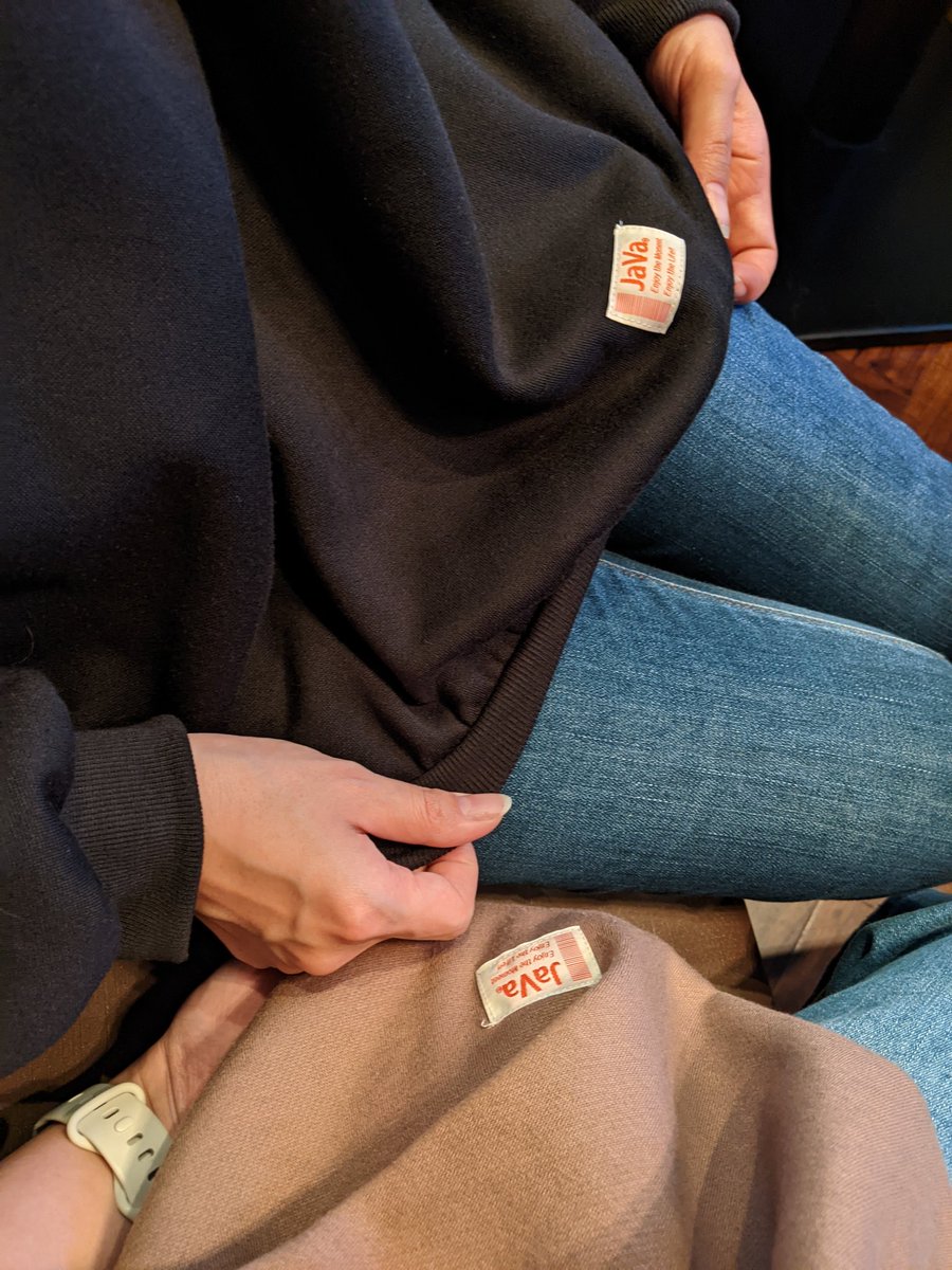 昨日大画面で静ドンのいいコマなどを上映(?)する会をしました 
(偶然服がお揃いだったオタク) 