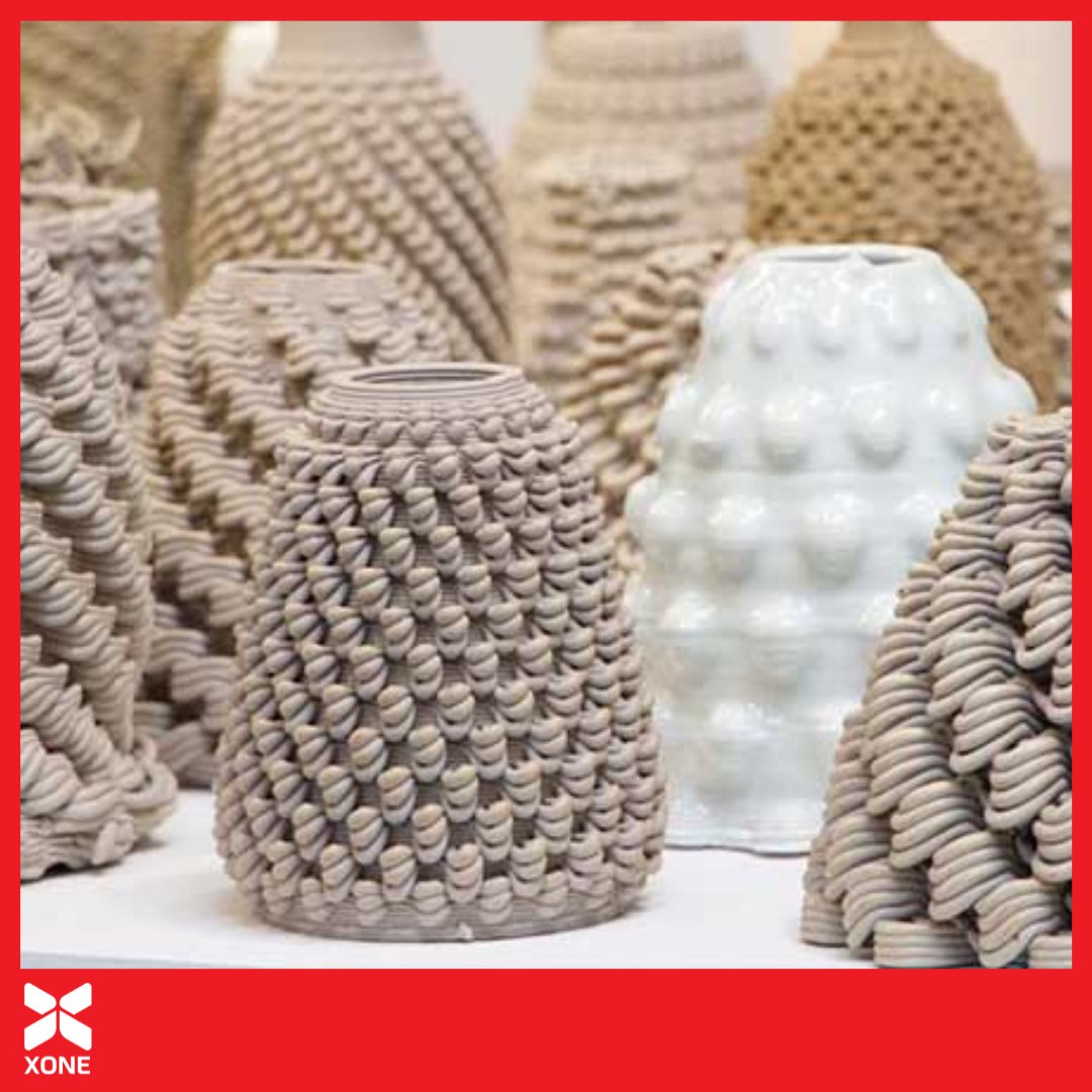 xonedesign_'s tweet photo. 4.500'den fazla 3D baskılı seramik karo ile inşa edilmiş inanılmaz küçük bir ev. Stratejik bir düzenleme ile ön cephe, içinde bitki yetişen kiremit sistemi ile entegre edilmiş. XONE DESIGN AWARD ve COMPETITION son başvuru tarihi 28 Mart Pazartesi. https://t.co/5pxk6Jdtxh https://t.co/sM1ENv0xju
