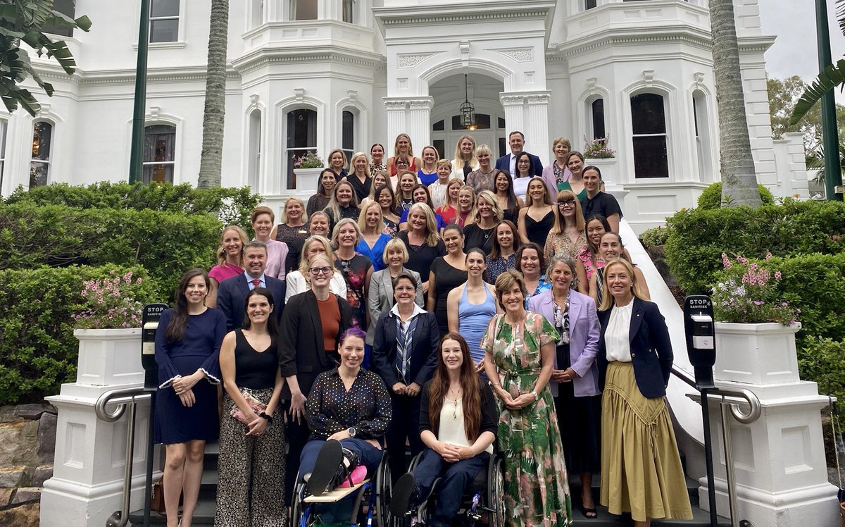 QldGovernor's tweet photo. The Governor and Professor Nimmo tonight hosted a reception in support of the Minerva Network, which supports women in the business of sport, through networking, mentoring and development @minerva_network https://t.co/Z1uq7ATDBI