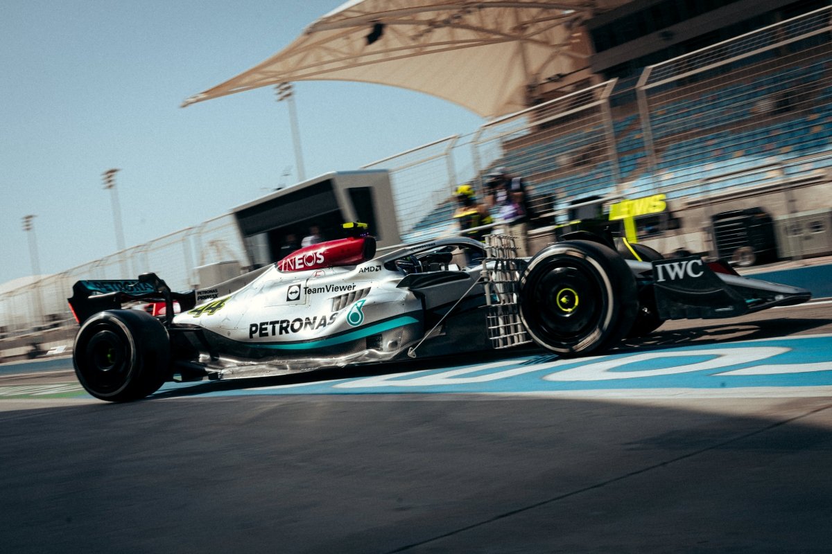 motorpuntoes's tweet photo. #F1 | Mercedes revoluciona la Fórmula 1 con su W13 ‘sin pontones’.

https://t.co/RRSn5fNNig

#Fórmula1 #MercedesW13 #TécnicaF1 @MercedesAMGF1 https://t.co/9LSuIKb0oS