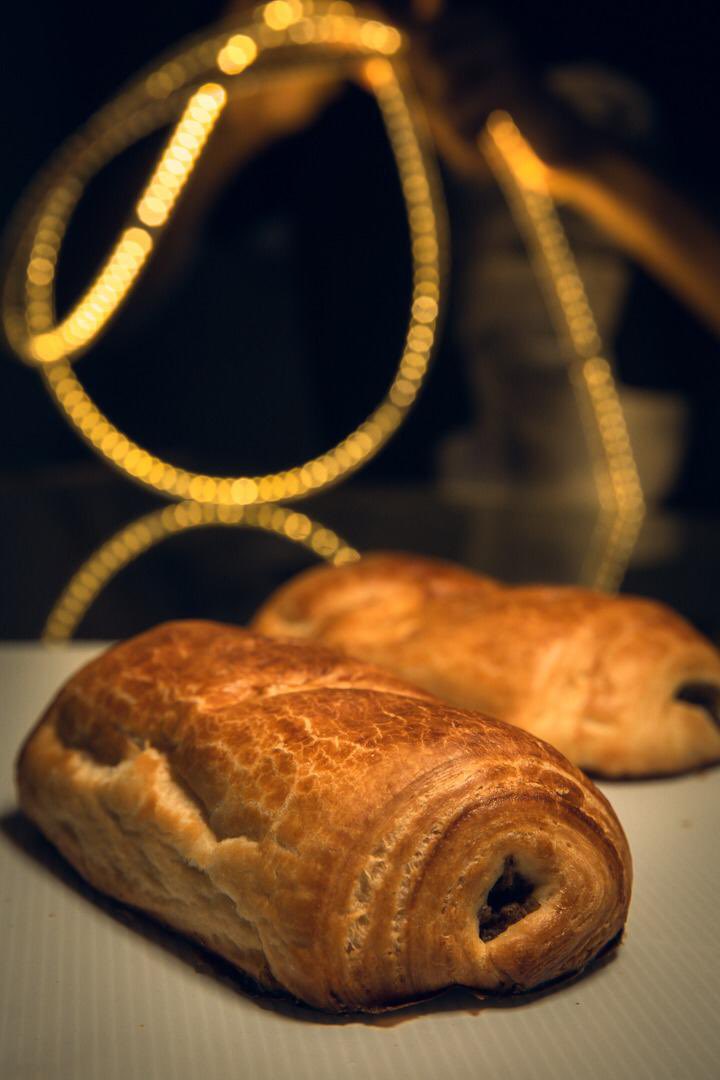 esta_cafe's tweet photo. Thursday call for a little more  sugar in your system! Pass by and grab a “Pain Viande” at our bakery 😋

Location; MIC, Ground floor 

#Esnacks #EstaXperience #EstaCafe https://t.co/bHIIELYl7m