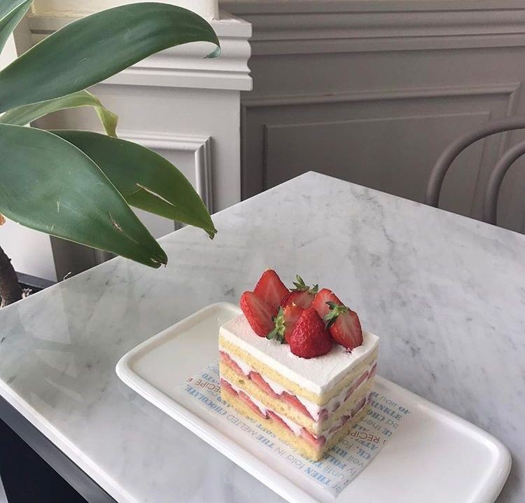 💜 new order 💜
order: A Chocolate milkshake and a piece of strawberry cake
for: <a href="/cchaewonsgf/">☆</a>
from: chaewon &amp; hyungseo <a href="/M25_CLASSy/">Awkwafina Shady Facts</a>
message: “Gracias por ser mi muti 💕💕💕”
ordered by: MoonDreamer 💕💕