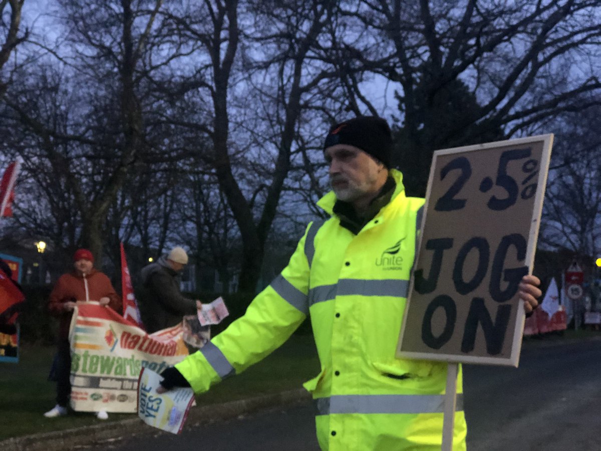 Unite South East (@unite_southeast) on Twitter photo ✊ Dozens of <a href="/unitetheunion/">Unite the union: join a union</a> members protested by Gate 2 at Fawley refinery this morning!
Share this message to let Exxon Mobil know that they WILL NOT stop fighting for better #JobsPayConditions‼️ ✊ Dozens of <a href="/unitetheunion/">Unite the union: join a union</a> members protested by Gate 2 at Fawley refinery this morning!
Share this message to let Exxon Mobil know that they WILL NOT stop fighting for better #JobsPayConditions‼️