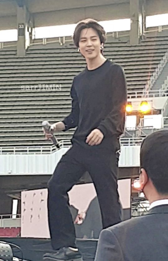 แล้วใจกุมันจะไปเหลืออะไร​ พี่จีมินฮอตชิบหายขนาดนี้​ โอโหพ่อคะ​ จะหล่ออะไรกันนักกันหนา​ 😭😭😭💔💔