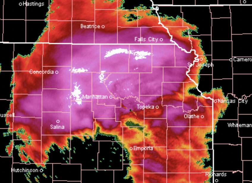 glezak's tweet photo. Let me clarify.  We are still predicting about the same amount.  3" to 5" is the most likely range.  A few spots will likely get a bit more and we just have to see where it lines up in the next few hours. The snowfall bands are increasing. https://t.co/rVhx8zxGVh