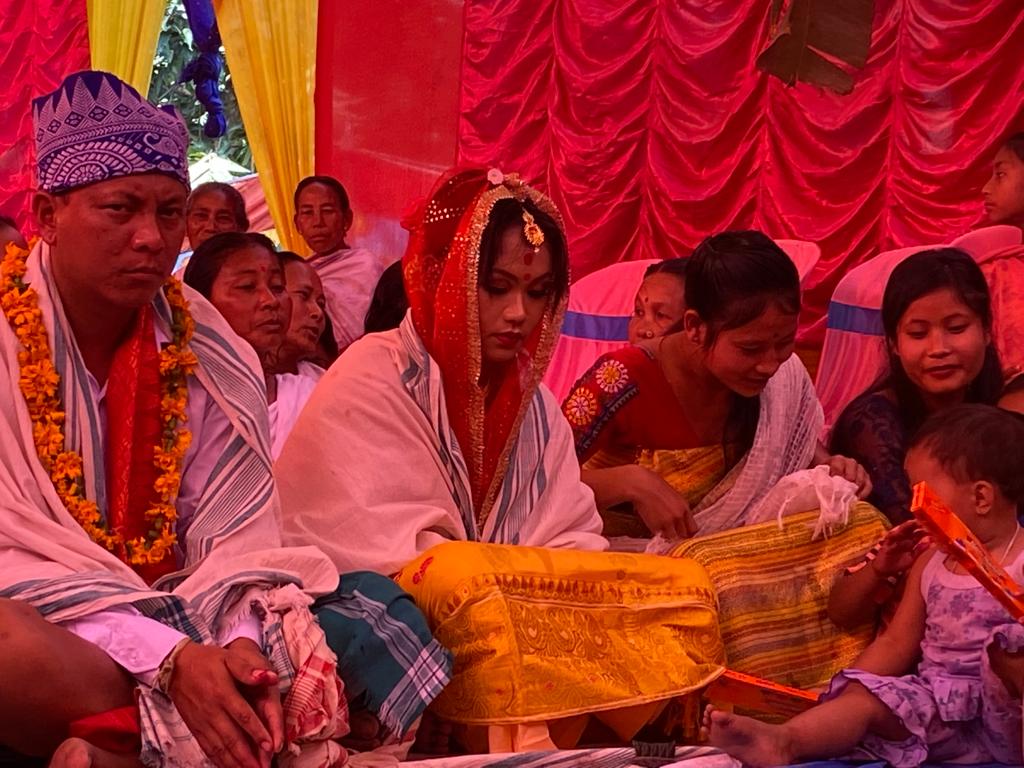 MoniManika's tweet photo. द बोसोर गोसो गोरोबलायनायनि उनाव जों सानैनि गोसो गोरोबलायनाया मोबथां महर मोनबाय । बिनिखायनो आफा अबंगसायखौ रोजा रोजा साबायखर बावो । https://t.co/UjCTRzrB4i