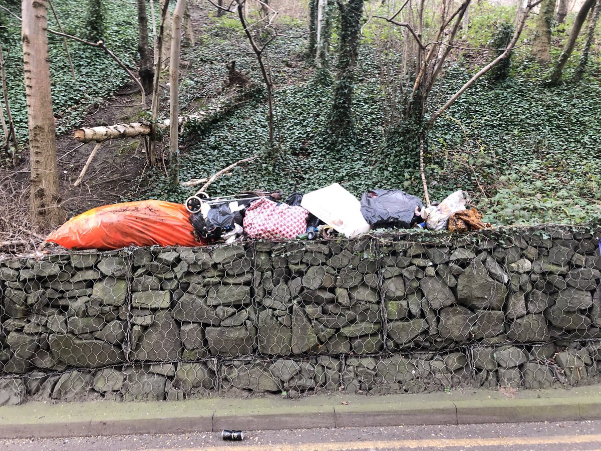 Cleanporty's tweet photo. @edinhelp please can you arrange a litter pick up on the bank of Greenside Row.EH1 3AN Spring clean, one more session required! https://t.co/qAE2509VEX