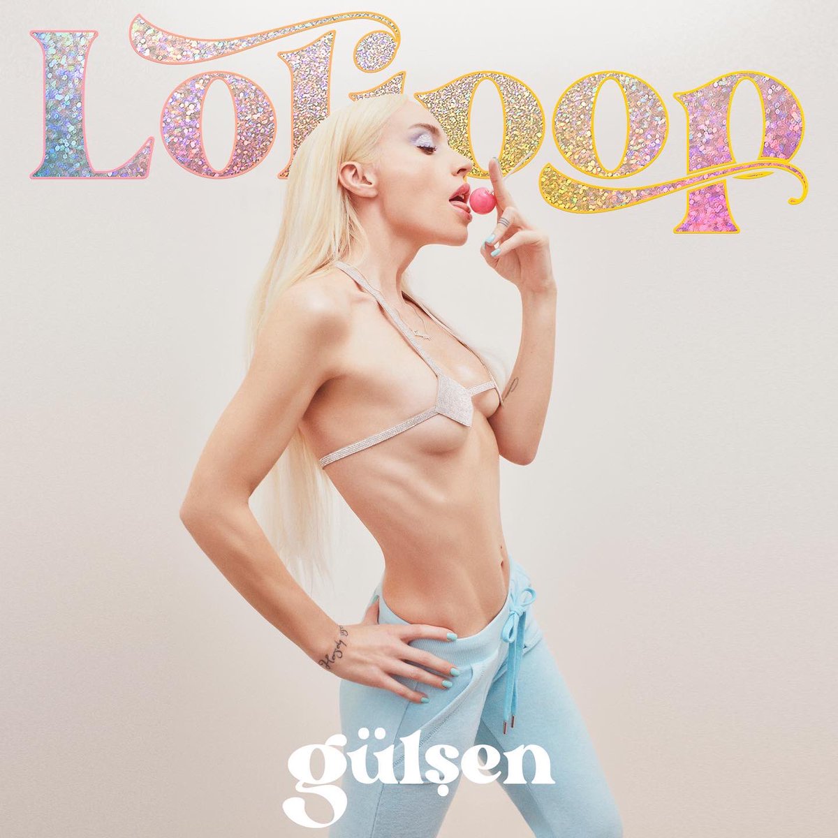 gulsen's tweet photo. LOLİPOP
11/03/2022
@dmccomtr 
Photographer @emredogru 
Stylist &amp; Creative director @mahizeraytas 
Hair stylist @serkanakturk1 
Makeup artist @hakankulturofficial https://t.co/MUZ7aL6Ml0