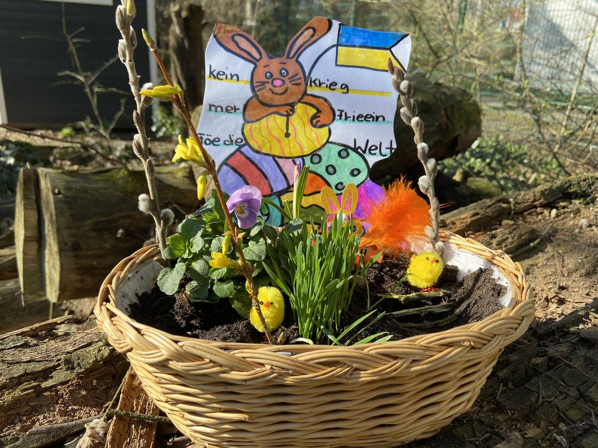 Unsere kleinen Besucher wissen, was wichtig auf der Welt ist 🕊 #Frieden #Frühlingskörbchen #Umweltbildung #Kindermund