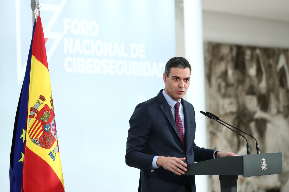 AMETIC_es's tweet photo. 📢.@sanchezcastejon @desdelamoncloa publica una nota de «Agradecimiento del Presidente del Gobierno de los primeros trabajos del Foro Nacional de #Ciberseguridad #ForoCIBER» (en el que participa @AMETIC_es) #InformesFNC
➡️Leer nota completa aquí: https://t.co/aF10BDsSBP @dsn https://t.co/JpK1KUIyug