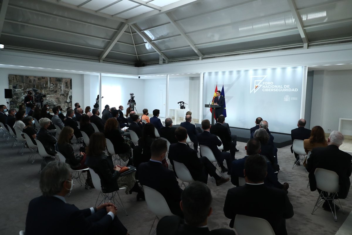 AMETIC_es's tweet photo. 📢.@sanchezcastejon @desdelamoncloa publica una nota de «Agradecimiento del Presidente del Gobierno de los primeros trabajos del Foro Nacional de #Ciberseguridad #ForoCIBER» (en el que participa @AMETIC_es) #InformesFNC
➡️Leer nota completa aquí: https://t.co/aF10BDsSBP @dsn https://t.co/JpK1KUIyug