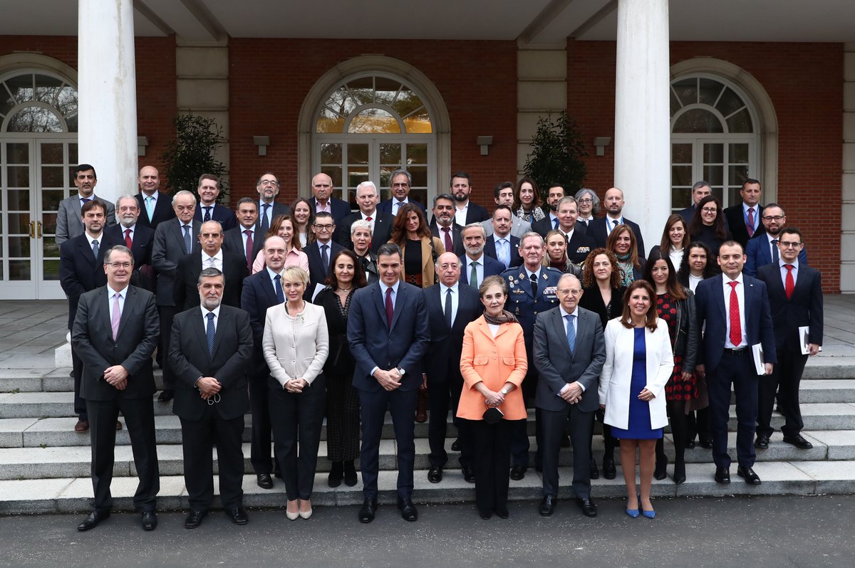 AMETIC_es's tweet photo. 📢.@sanchezcastejon @desdelamoncloa publica una nota de «Agradecimiento del Presidente del Gobierno de los primeros trabajos del Foro Nacional de #Ciberseguridad #ForoCIBER» (en el que participa @AMETIC_es) #InformesFNC
➡️Leer nota completa aquí: https://t.co/aF10BDsSBP @dsn https://t.co/JpK1KUIyug