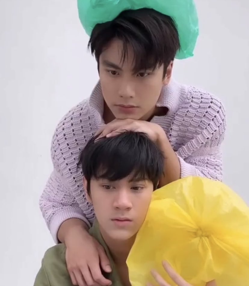 nnaohmnonq's tweet photo. แมวชอบให้ลูบหัวนะ หงึกหงักๆ #โอมนนน https://t.co/UrQGbF7nhO