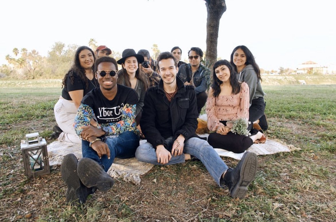 letstaycreative's tweet photo. Bringing creatives together since 2019🤍 #letstaycreative https://t.co/yNw8IR7zTB