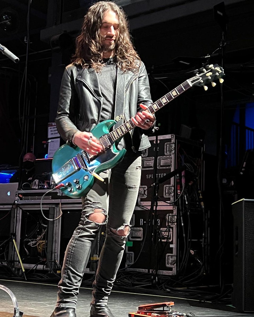 SlashArmy_ARG's tweet photo. SMKC anoche en @FillmoreSS, Silver Spring, MD. 09/03/22 โก๐ฉ
๐ธ: jcorbliss
#slash @slash #myleskennedy #toddkerns #franksidoris #brentfitz #smkc #smkc4 #slash4 #slashfeatmyleskennedyandtheconspirators #gibson #theriverisrisingtour #fillmoresilverspring #silverspring #maryland https://t.co/leuyfdIfQk