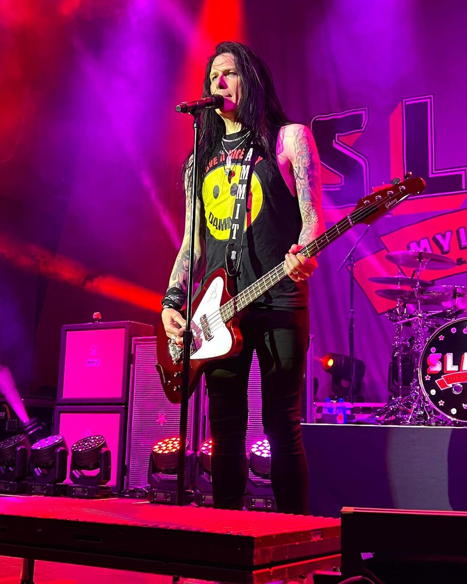 SlashArmy_ARG's tweet photo. SMKC anoche en @FillmoreSS, Silver Spring, MD. 09/03/22 โก๐ฉ
๐ธ: jcorbliss
#slash @slash #myleskennedy #toddkerns #franksidoris #brentfitz #smkc #smkc4 #slash4 #slashfeatmyleskennedyandtheconspirators #gibson #theriverisrisingtour #fillmoresilverspring #silverspring #maryland https://t.co/leuyfdIfQk