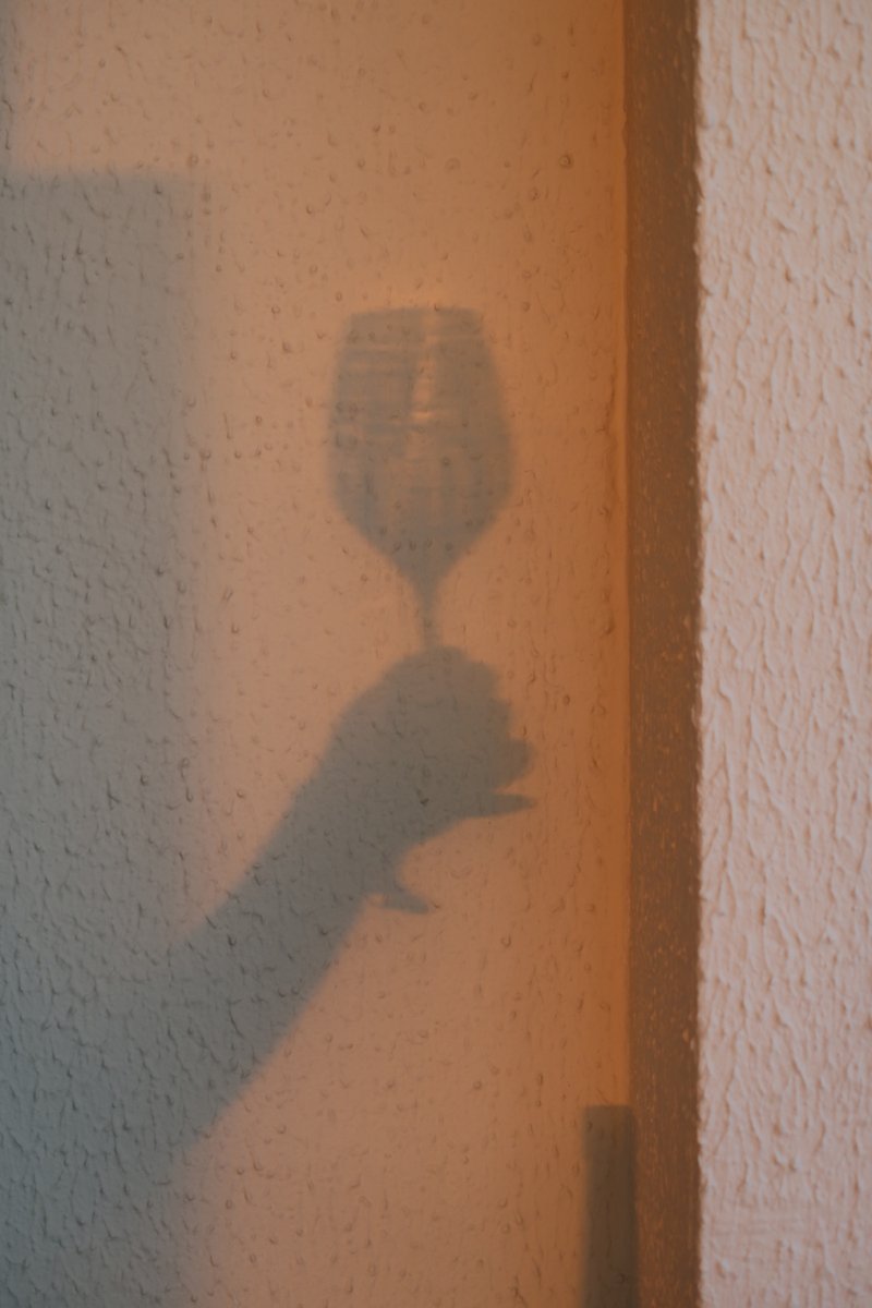 També som el que bevem.
Nou article de <a href="/MiriamClotet/">Míriam Clotet Campoy</a> 

"Quan visito a les botigues i als restaurants, intento partir de la nostra base, que no és altre que la nostra vinya. Entendre el nostre origen i la transparència em semblen indispensables."

laconca51.cat/tambe-som-el-q…