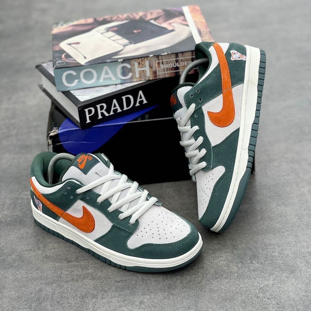 _E_vonn's tweet image. Nike SB Dunks 💚⬜

28,000 naira (41-45)
FREE DELIVERY ✅

pleaseeeeee RETWEET 🥺🙏🏼🙏🏼🙏🏼