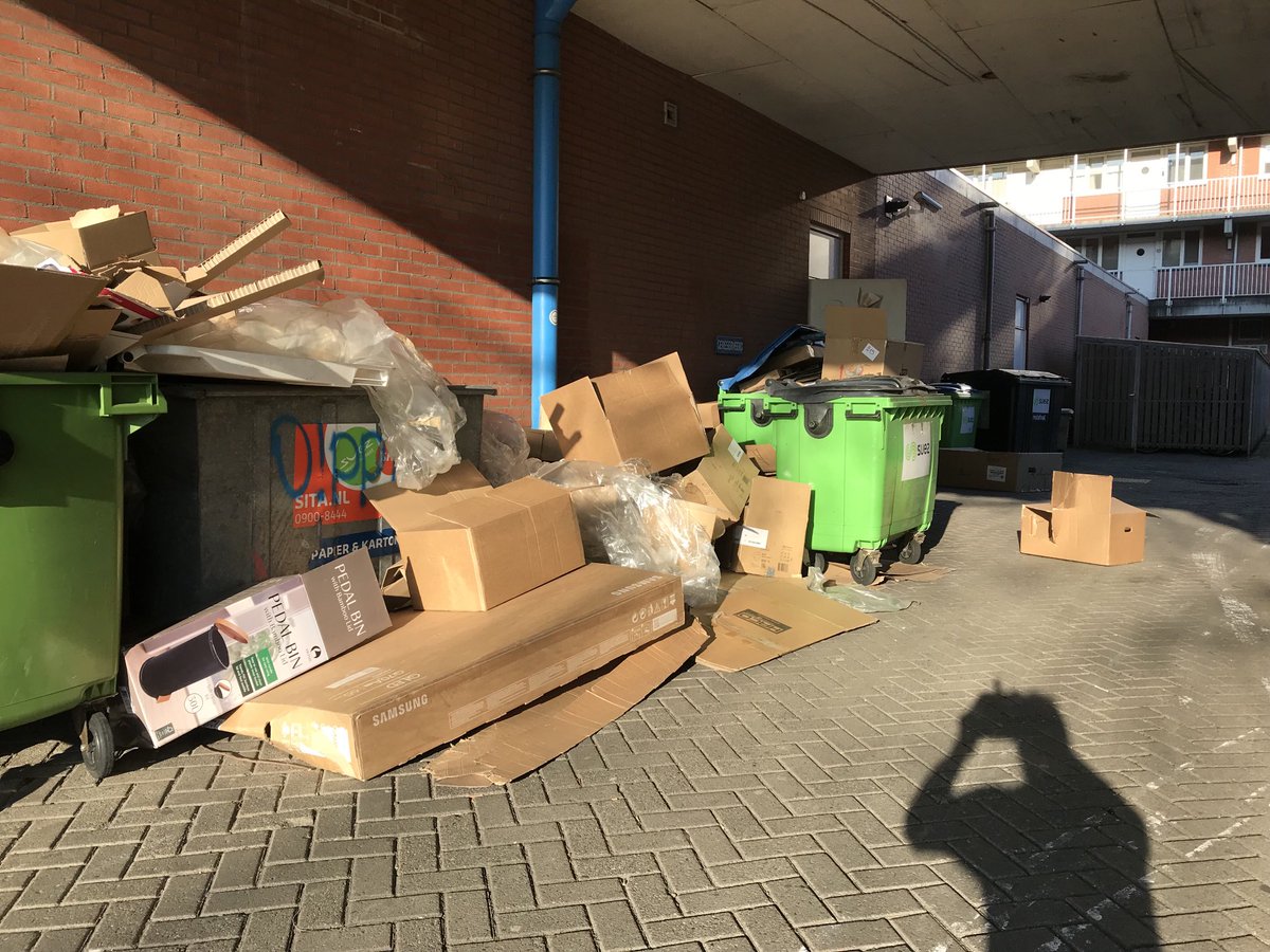 ⁦<a href="/marianneschuurm/">Marianne Schuurmans</a>⁩ Ikweet dat burgemeesters duizendmiljoen echt belangrijke zaken aan het hoofd hebben, maar ik ben de wanhoop nabij, het lijkt niemand iets te interesseren hoe ons winkelcentrum vervuilt.
