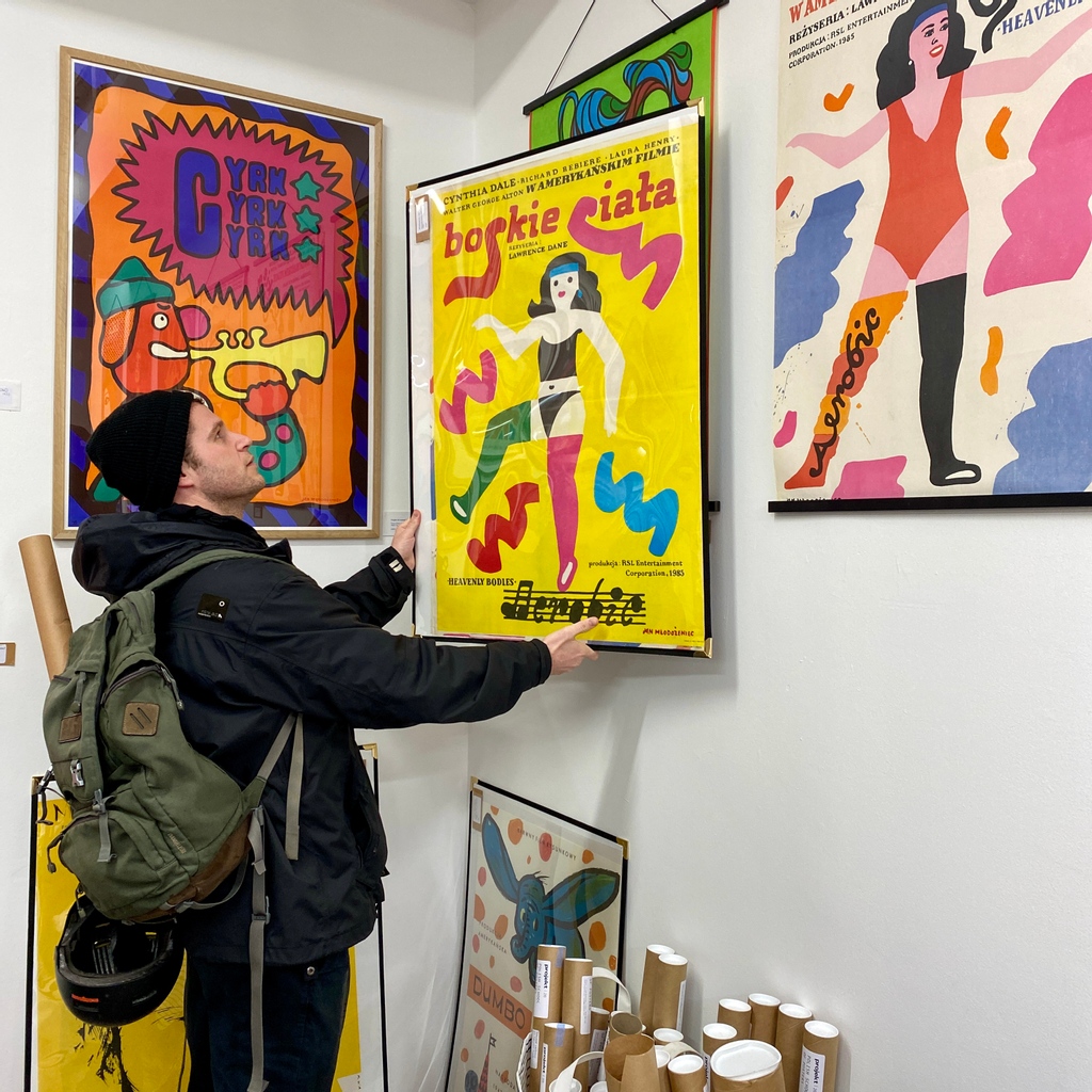 26Projekt's tweet photo. The news is so dark we wanted to share a little burst of joyful colour from Jan Mlodozeniec to lift the spirits ❤️💖💜

#janmlodozeniec #heavenlybodies #circusposter #polishposter #colour #colourismyjam #colorismyjam #styleithappy #colourfulhomestyle #ihavethisthingforcolour https://t.co/sTm3mEhFtP