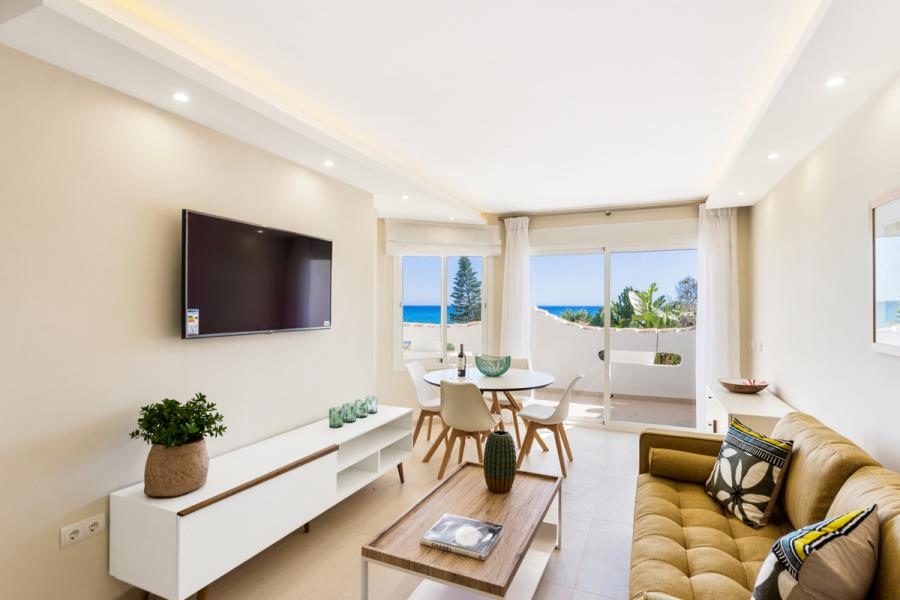 expertvillas's tweet photo. Frontline apartment with unbeatable sea views in Calahonda https://t.co/4yQooxdo32

#apartment #frontline #seaside #mediterranean #realestate #dreamhome #interiordesign #calahonda #mijas #marbella #costadelsol #malaga #spain #visitspain #discoverspain #spaintravel #reform https://t.co/b9fk6anWIu