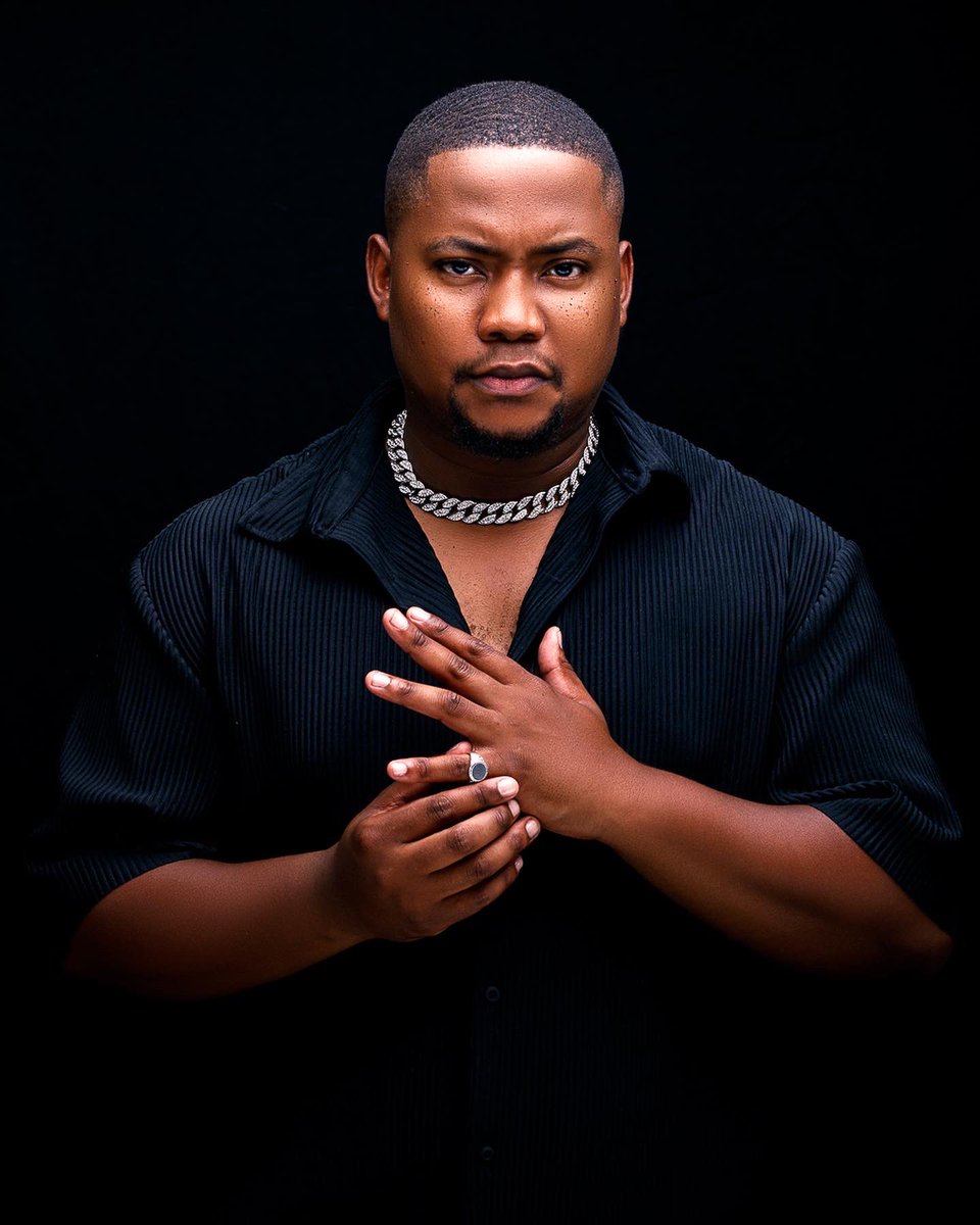 siya_raymond's tweet photo. Im gonna shine in the dark like the stars eb’suku - @jamazola7 

#TRH

📸:@urbankreativeSA https://t.co/64G2pKFmIT