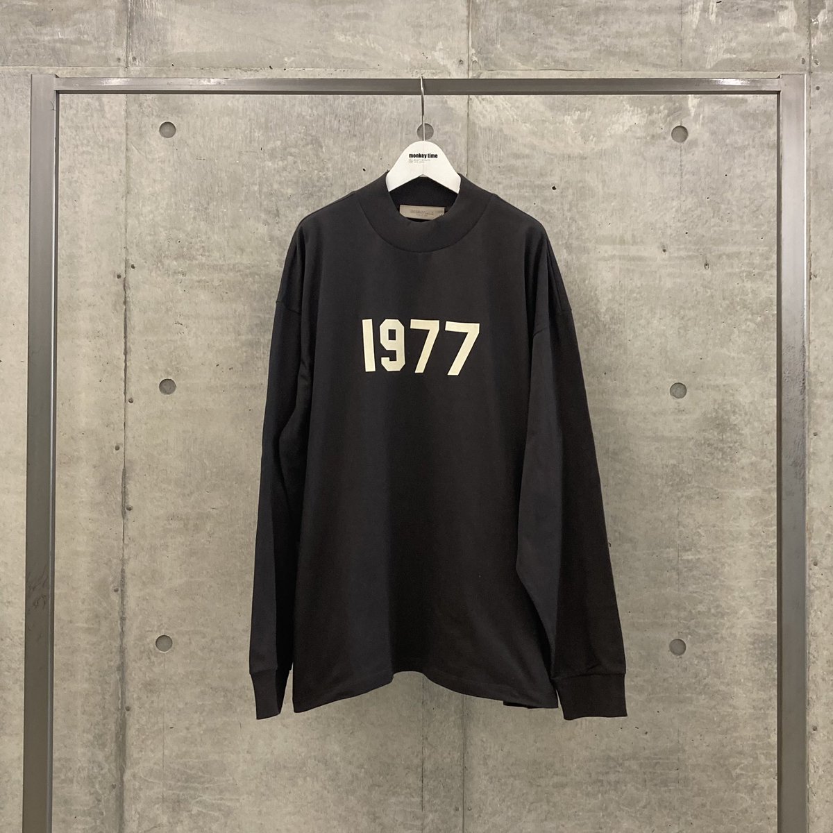 <FOG ESSENTIALS>

1977 L/S TEE
color: Black
size: S M L XL
¥9,900-(tax in)

3月11日(金)より店舗発売致します。
翌日12日(土)よりお電話いただければ店舗からの通販対応可能となっております。
お気軽にお電話下さい。
℡03-5464-2773

#FOG
#FOGESSENTIALS
#ESSENTIALS
#monkeytime