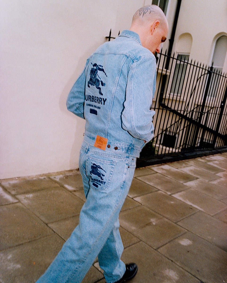 CaminoTV's tweet photo. Le Drop Supreme x Burberry à 17h ⏰

Lien : https://t.co/fC9aebgpIb https://t.co/aTDhuJtFiC