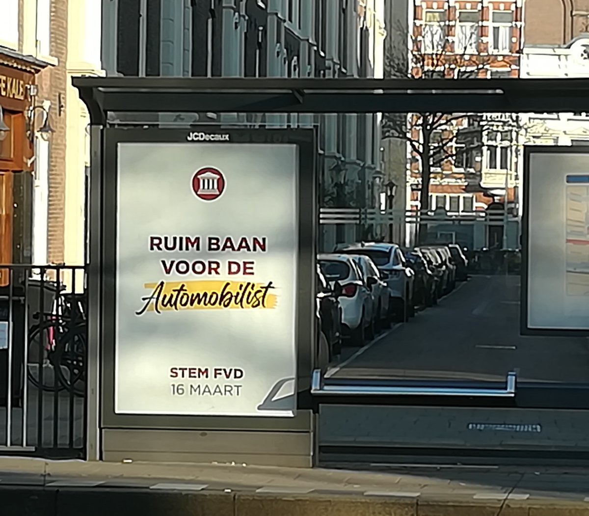 lbertolini63's tweet photo. “Room for the motorist!” asks this Dutch political party … 🤔... so, for them 1 car-driver is apparently worth more than 20 public transport users, 30 cyclists, 70 pedestrians …😕
#doyourmath https://t.co/eGLkSx82bT
