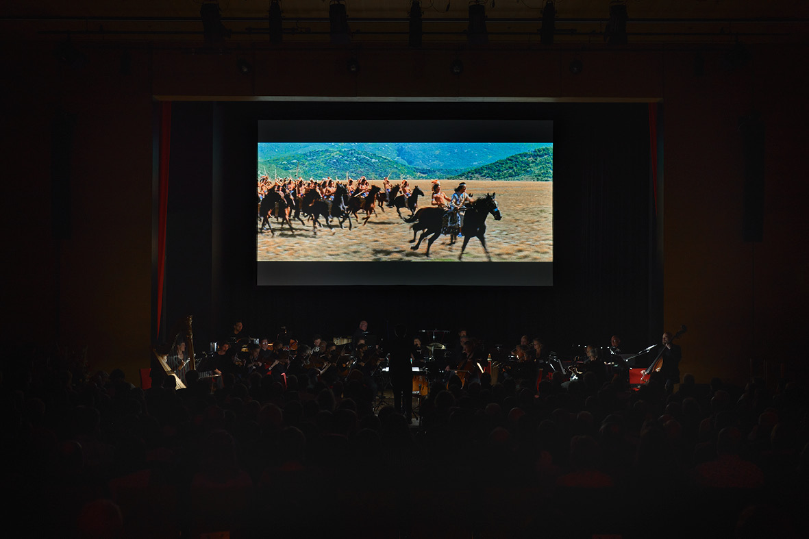 KammerphilGr's tweet photo. Unter der Leitung von @LaurentZufferey ging mit "Winnetou: Der Schatz im Silbersee" in Rorschach eine erfolgreiche Filmmusik-Tournee zu Ende, deren Bilder jedem Anwesenden noch lange in Erinnerung bleiben werden. Fotos: © Würth Haus Rorschach https://t.co/BgfU5qwhUr