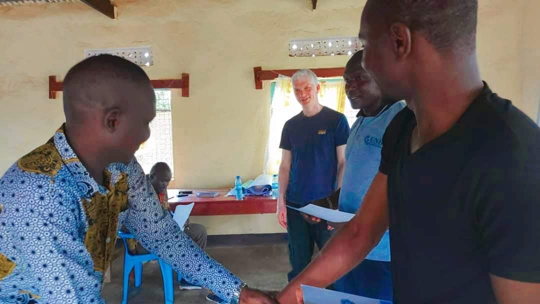 GoCDC's tweet photo. The @AmpVoicesUK is helping strengthen our roots on local media and walking alongside us on our #CCM Journey in South Sudan. 
Joining us, Service Providers &amp; media groups in Yei participated in a 3days CCM  📻  Training facilitated by Mr. Fisher &amp; our PSO - Mabe A.  Iyete! 🙏 https://t.co/xAIktc5xhr
