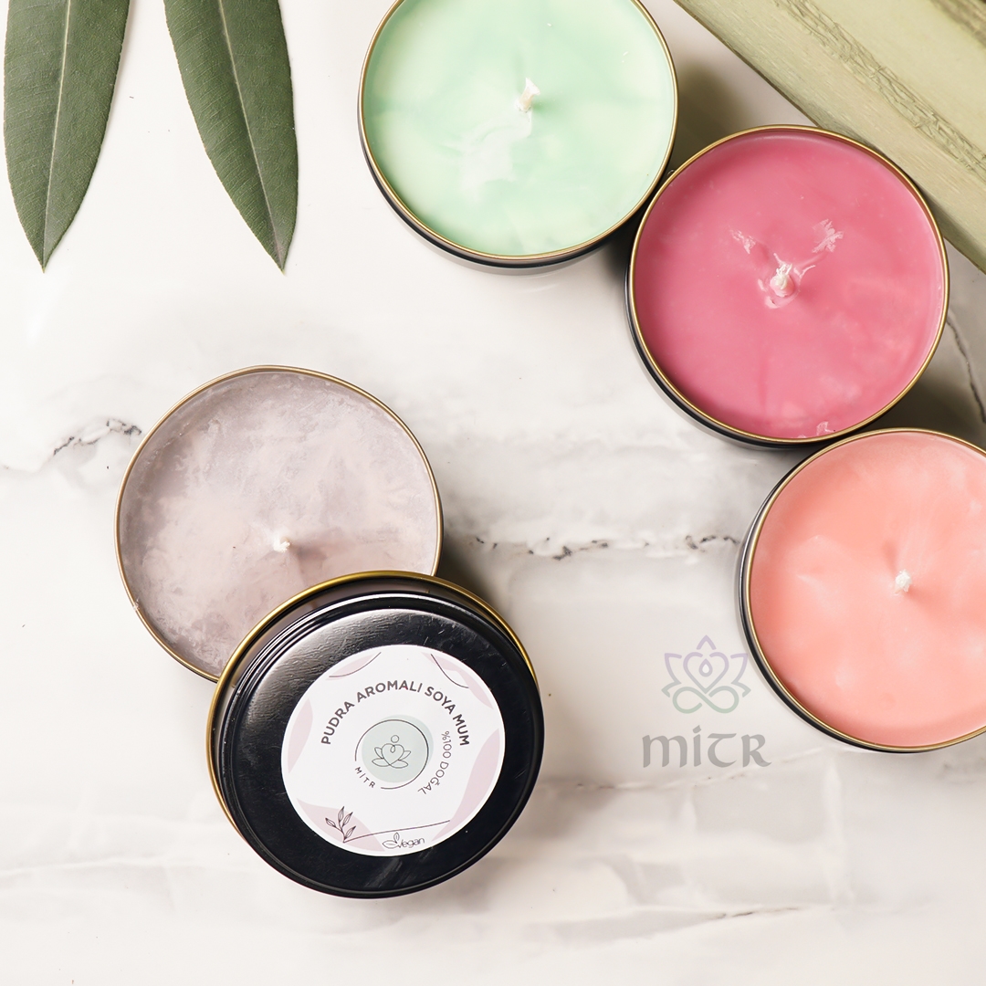 mitrcomtr's tweet image. Mitr Pudra Aromalı Soya Mum

~Sıkıntılardan kurtularak daha hafif hissetmeyi sağlar.
~Stresle mücadele etmeyi kolaylaştırır.
~Cilt lekelerinin giderilmesini sağlar, deri kuruluğunu engeller.

Ürün için; bit.ly/3tHA0xn

#pudra #kokulumum #mum #soyamumu #vegan #ciltbakımı