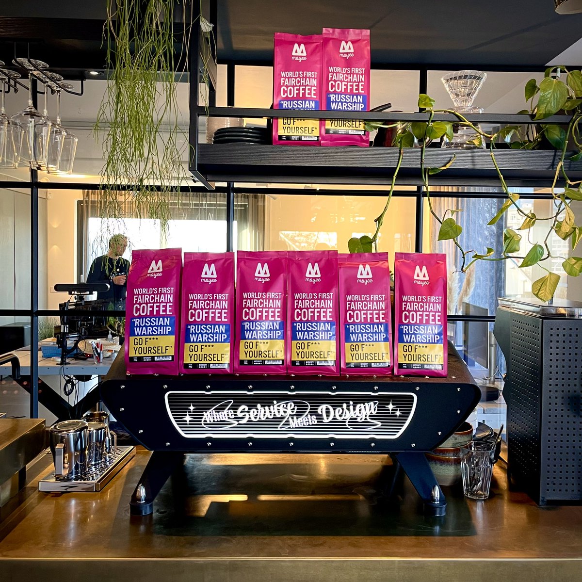 Ik heb <a href="/newstory_nl/">New Story</a> radicaal getrakteerd op 10 pakken World’s First Fair Chain bonen van Moyee Coffee. Lekker activistisch gebrand. 
100% naar #giro999.

moyeecoffee.com
 
#standwithukraine
👍🏻 <a href="/moyeecoffee/">Guido-Moyee Coffee</a>